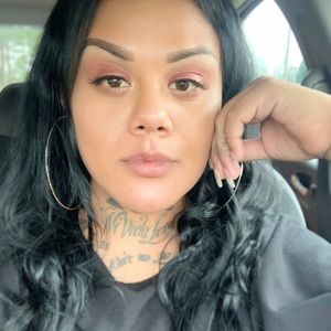 Meet your Posher, Adelina